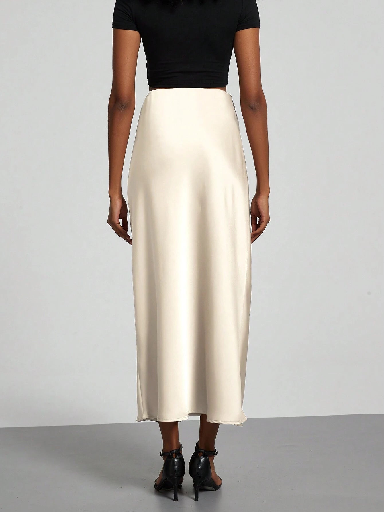 Se-Helo Fashion Women'S Elastic Satin Finish Maxi Skirt - Beige