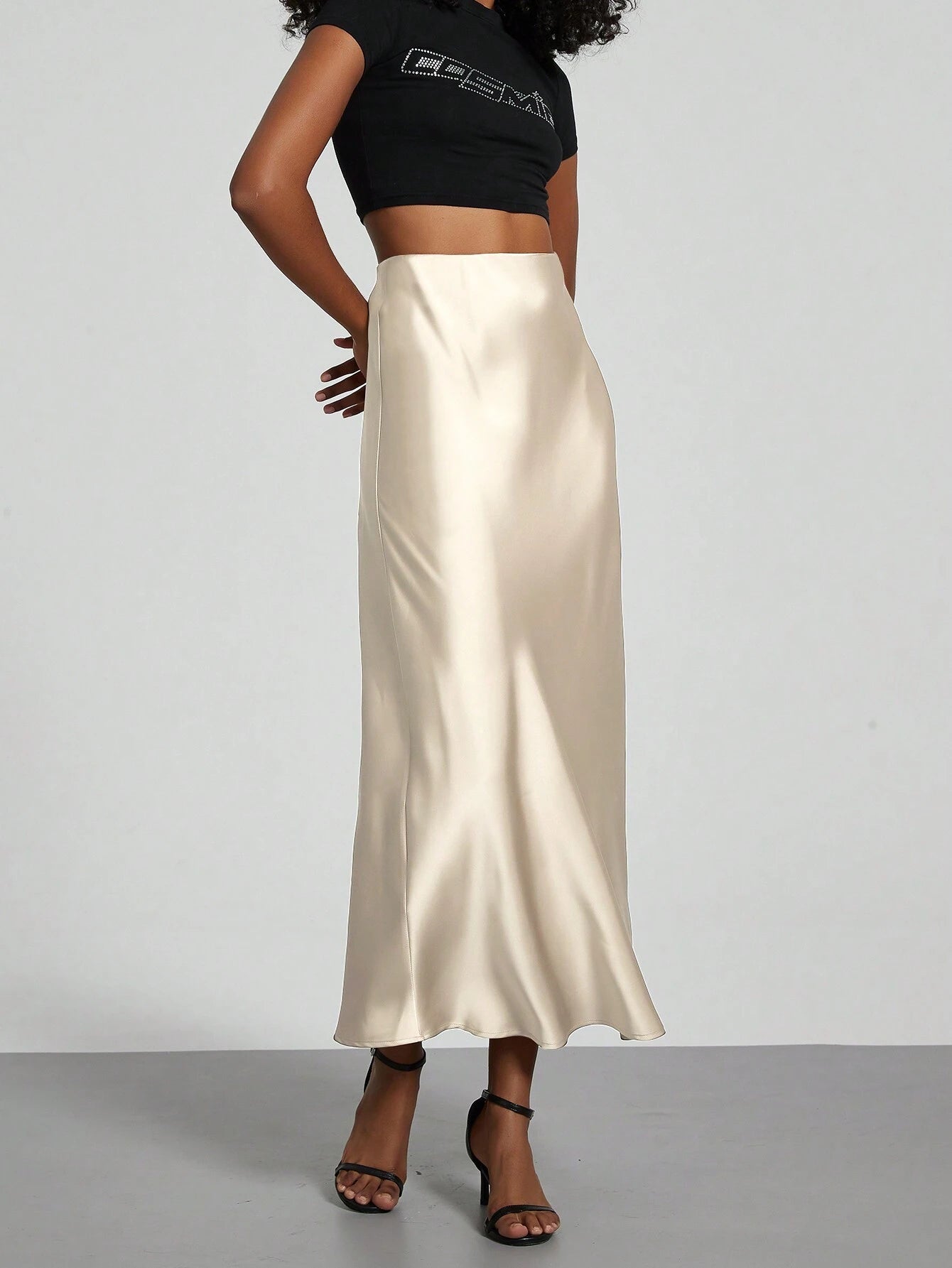 Se-Helo Fashion Women'S Elastic Satin Finish Maxi Skirt - Beige