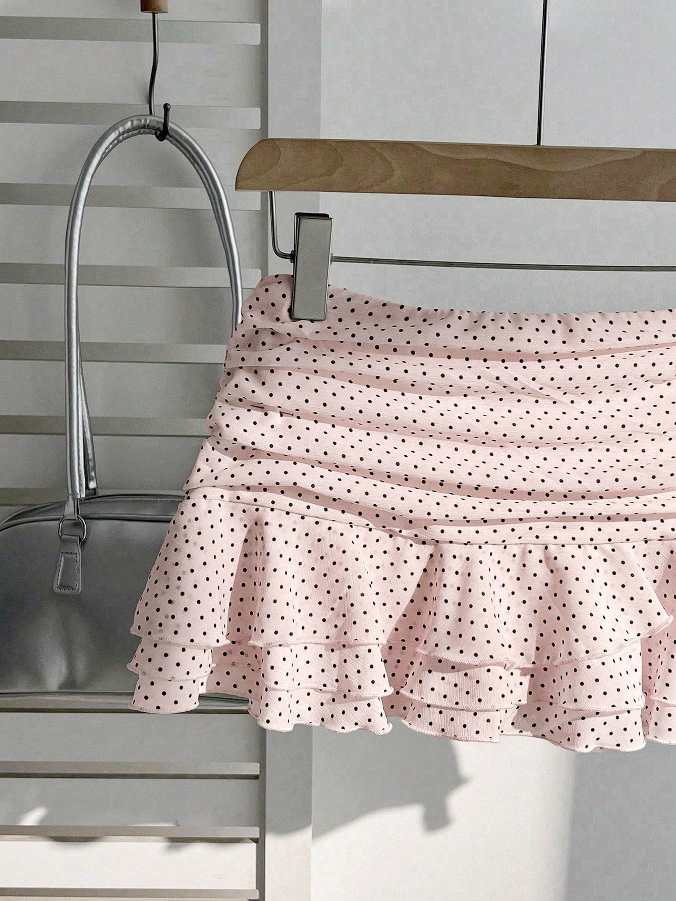Elamini Fashionable Pleated Layered Decor Sweet Design Mini Skirt Charming Ruffled Polka Dot Vacation Style A-Line Skirt