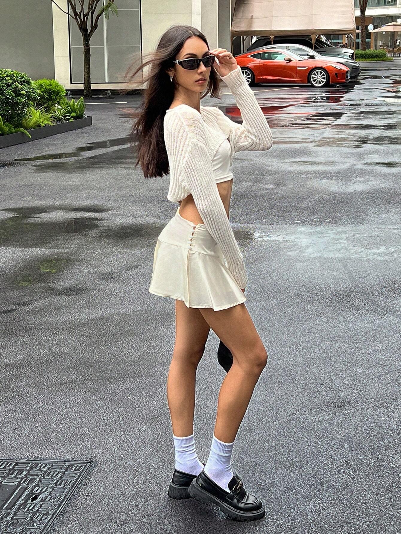 Ezwear Women'S Solid Color Ruffle Hem Mini Skirt with Faux Pearl Button
