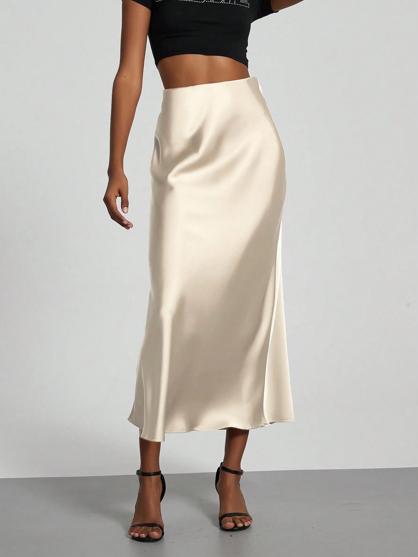 Se-Helo Fashion Women'S Elastic Satin Finish Maxi Skirt - Beige