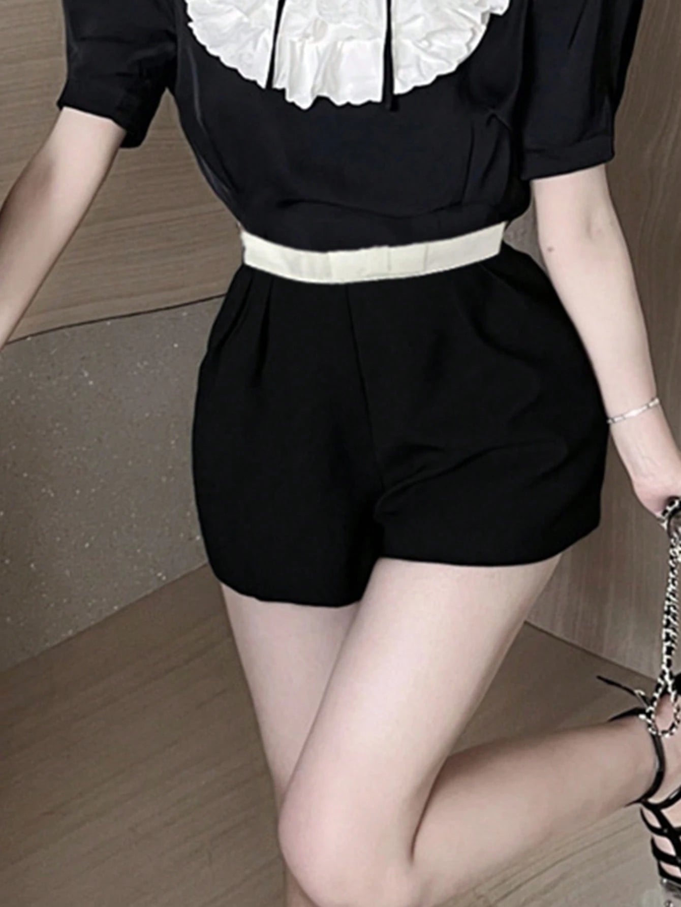 Contrast Waist Wide Leg Shorts
